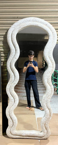 Onde Mirror — Full-Length Wavy Frame Standing Mirror | 6ft * 2ft